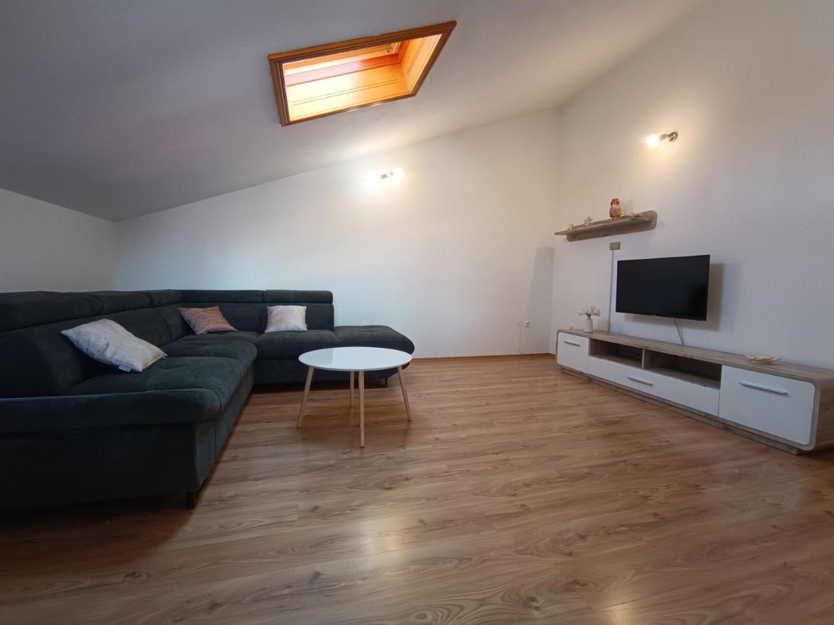 Apartman Sintic Veglia Exterior foto