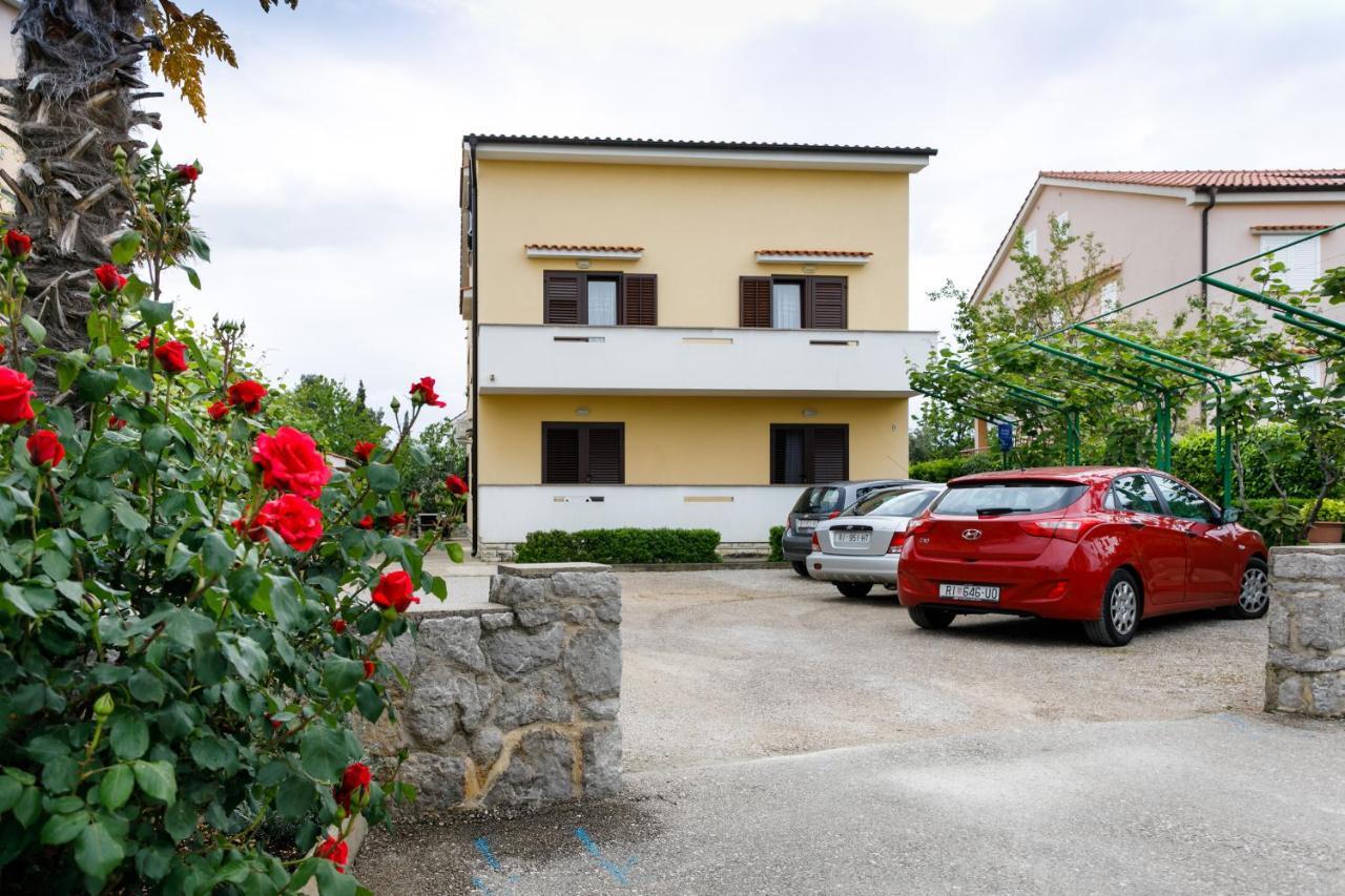 Apartman Sintic Veglia Exterior foto